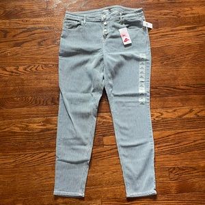 Old Navy Rockstar Super Skinny Midrise Jeans